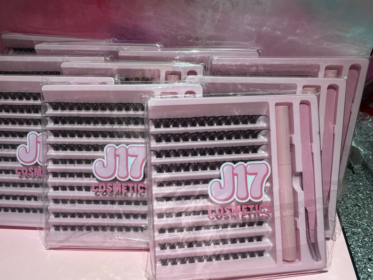 Eyelash extensions kit